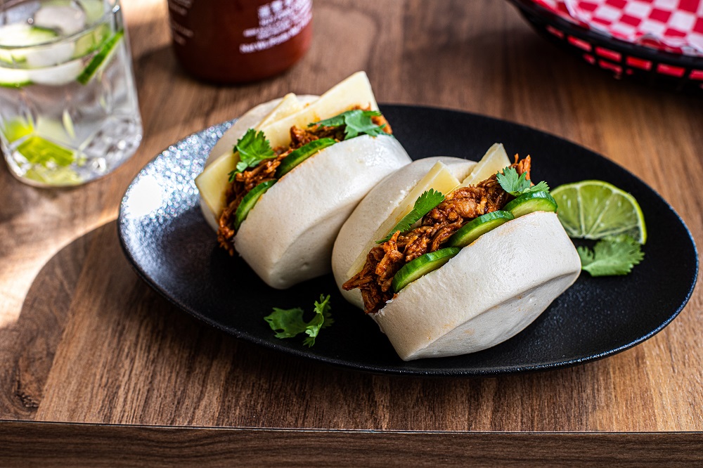 Bao bun vapeur au porc effiloché et cheddar âgé