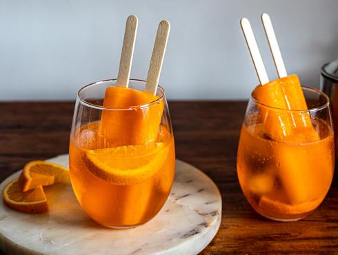 Cocktail style apérol spritz et pop glacé